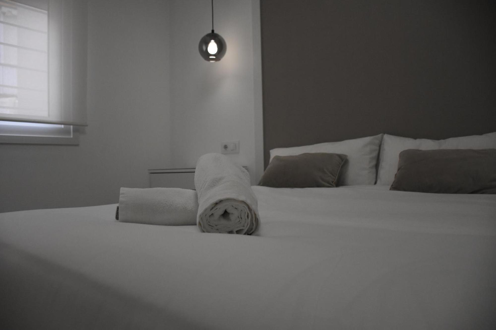 Casa Mallen, Con Amplia Terraza, En El Barrio De Nervion إشبيلية المظهر الخارجي الصورة