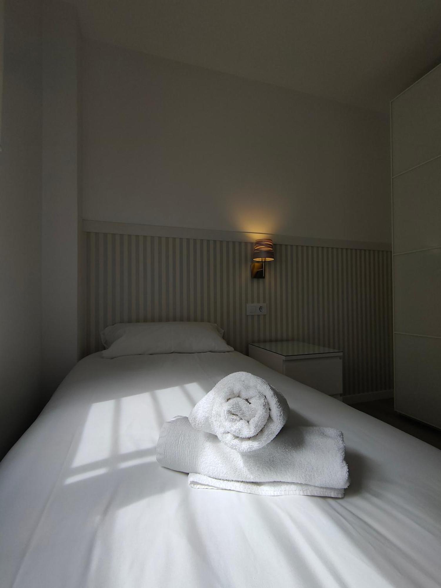Casa Mallen, Con Amplia Terraza, En El Barrio De Nervion إشبيلية المظهر الخارجي الصورة