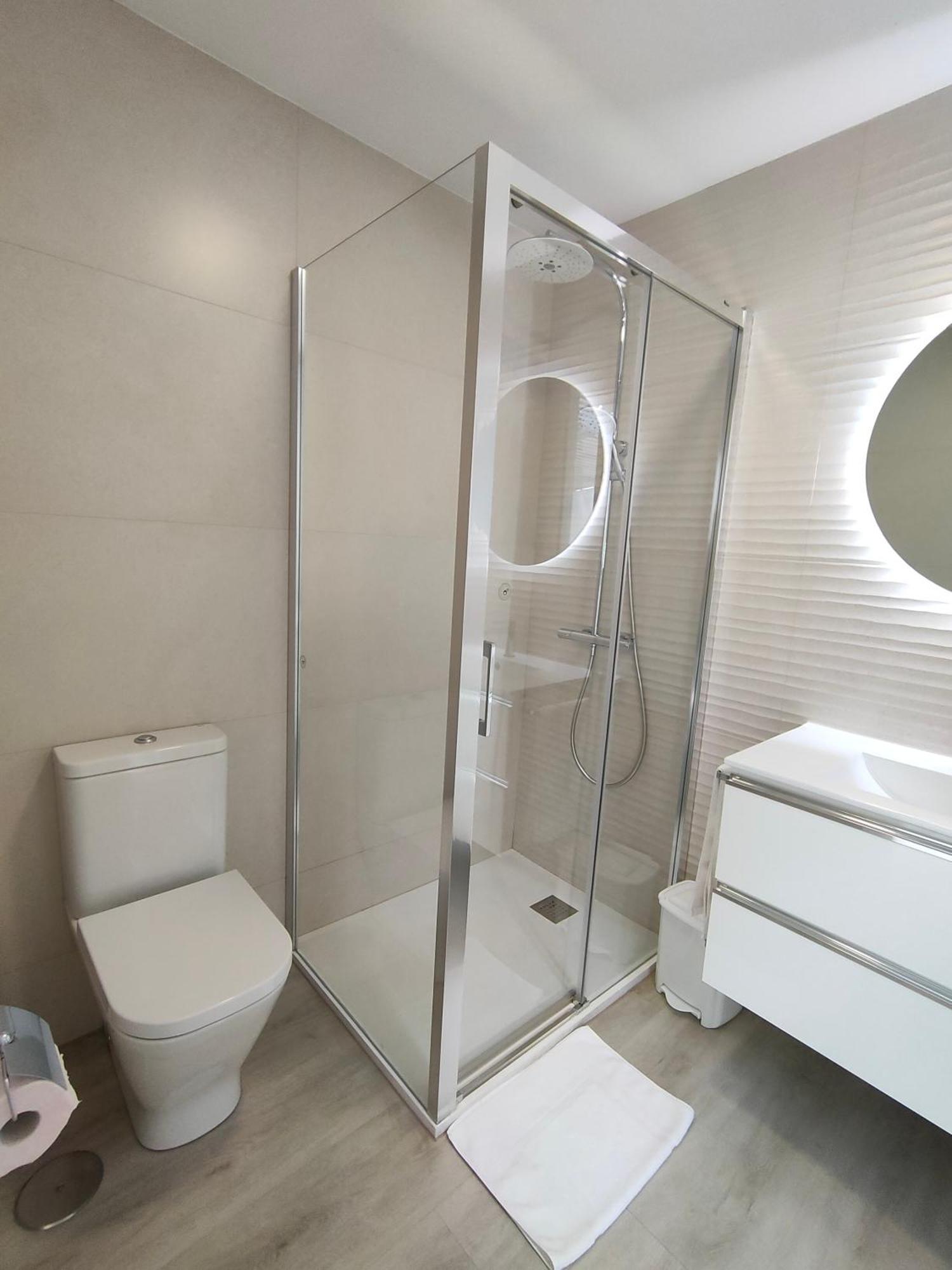 Casa Mallen, Con Amplia Terraza, En El Barrio De Nervion إشبيلية المظهر الخارجي الصورة