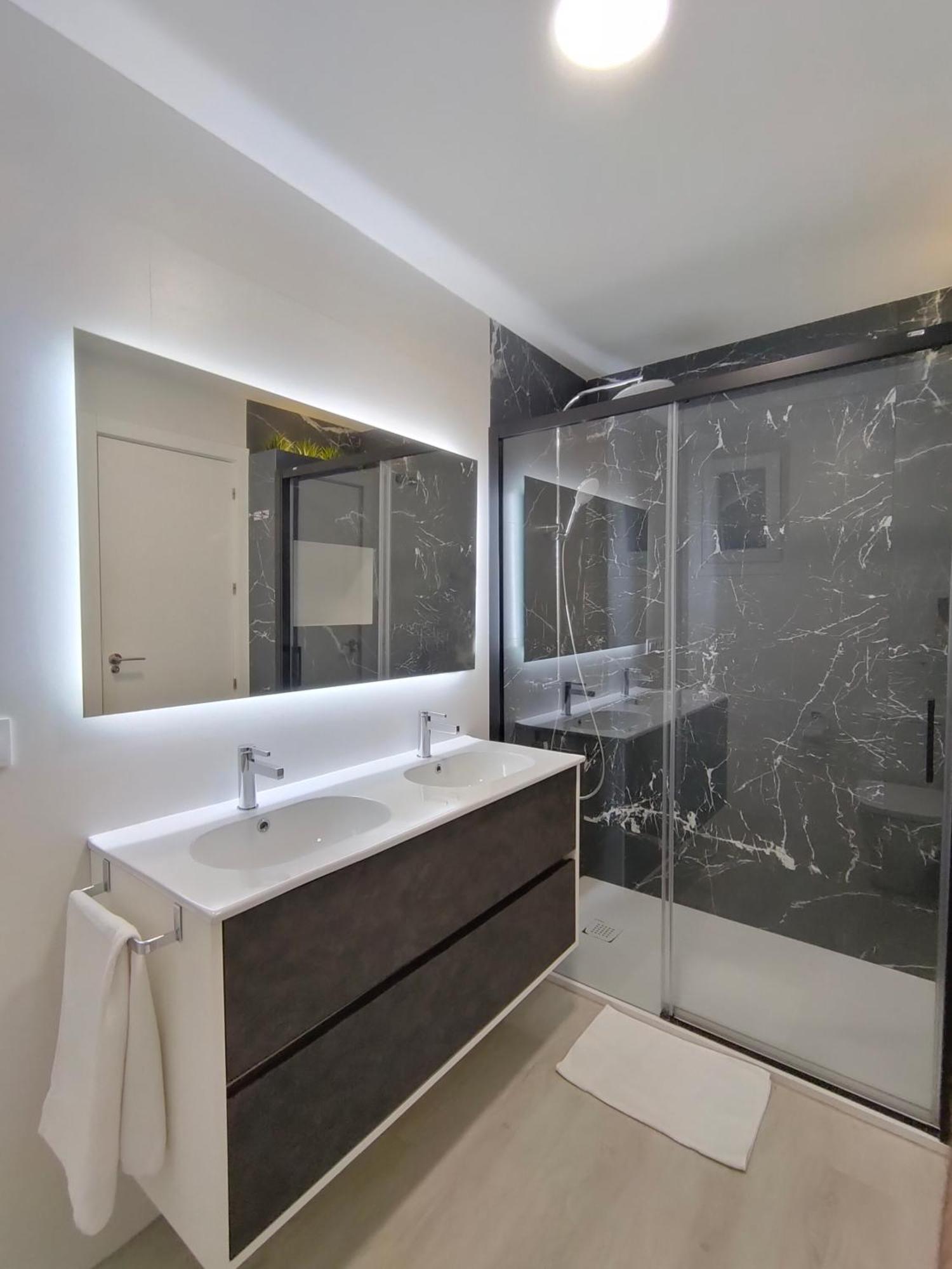 Casa Mallen, Con Amplia Terraza, En El Barrio De Nervion إشبيلية المظهر الخارجي الصورة