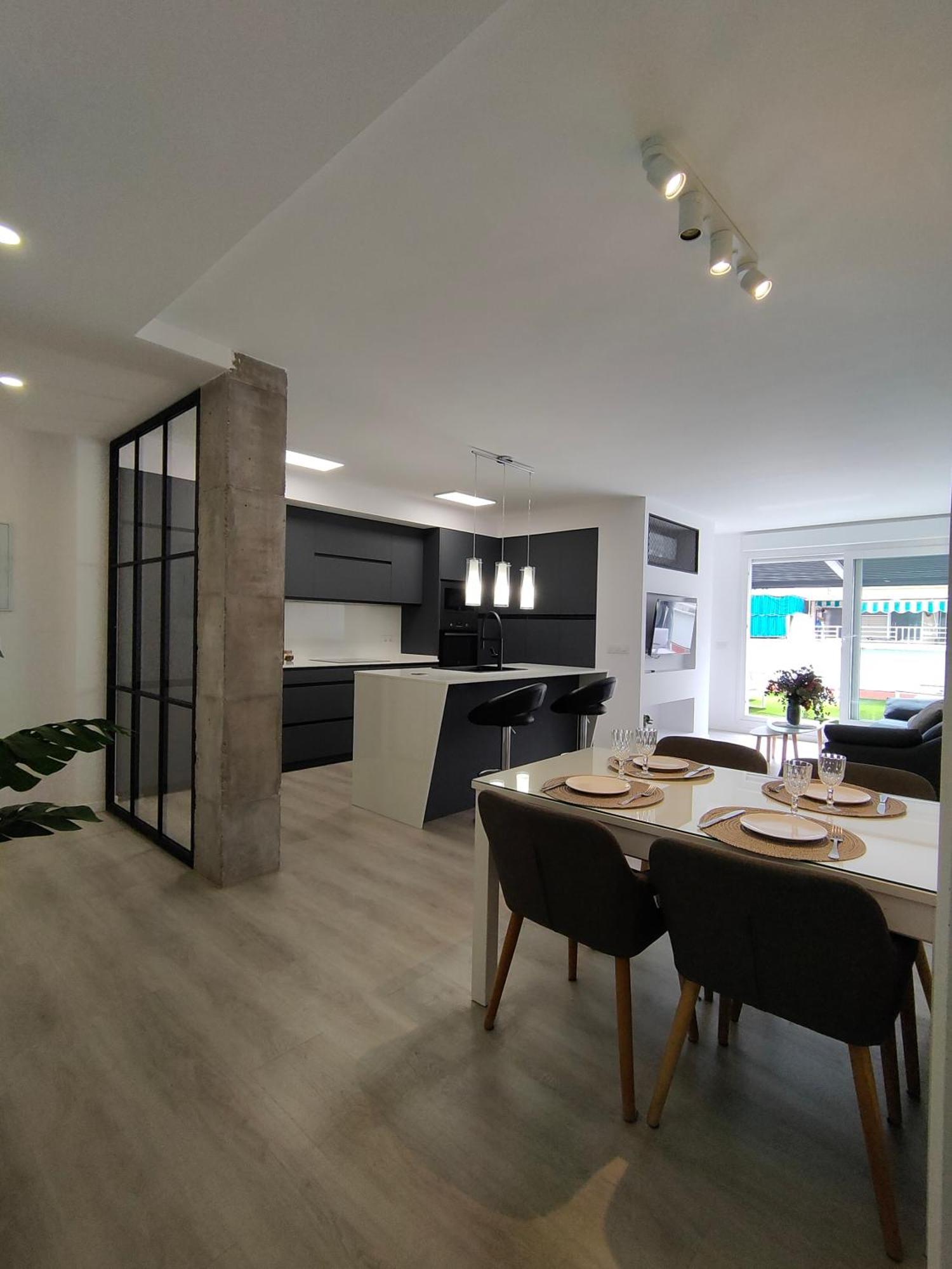 Casa Mallen, Con Amplia Terraza, En El Barrio De Nervion إشبيلية المظهر الخارجي الصورة