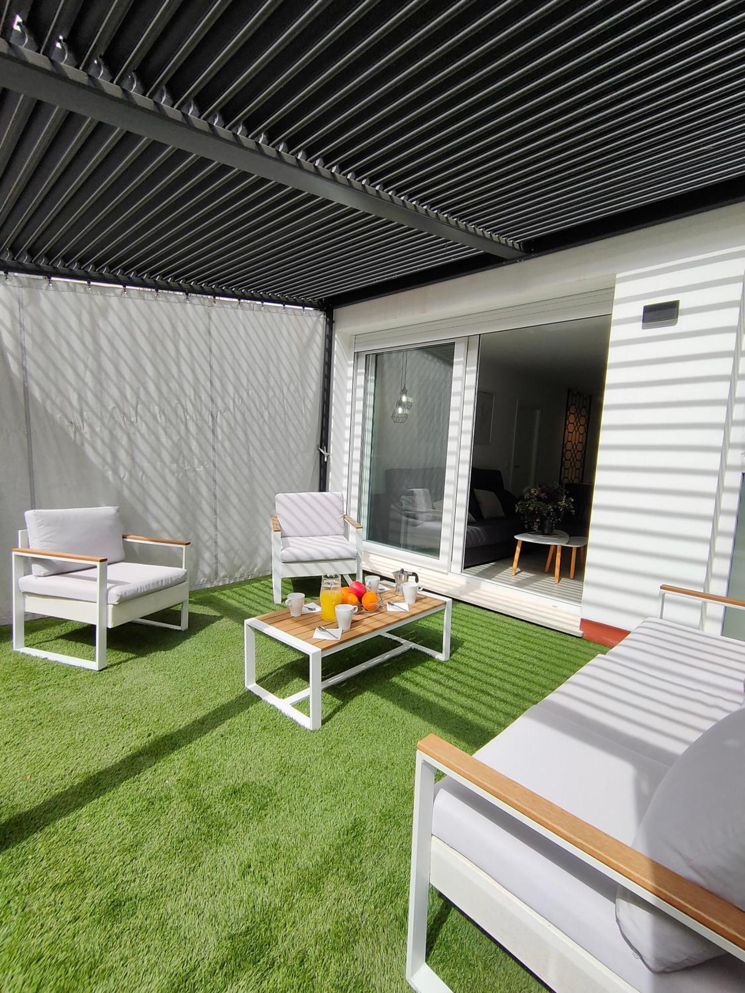 Casa Mallen, Con Amplia Terraza, En El Barrio De Nervion إشبيلية المظهر الخارجي الصورة